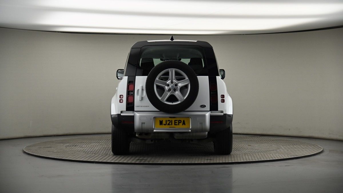 Land Rover Defender 110 Image 16