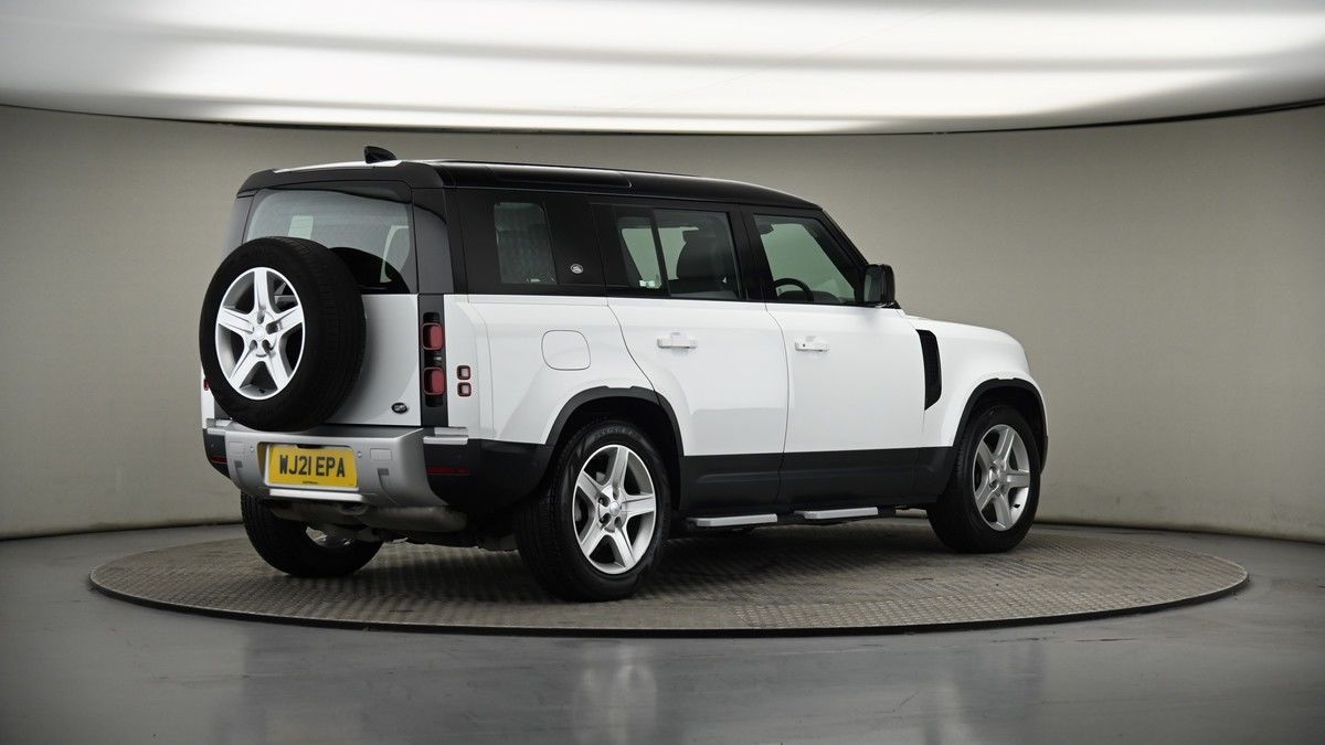 Land Rover Defender 110 Image 6