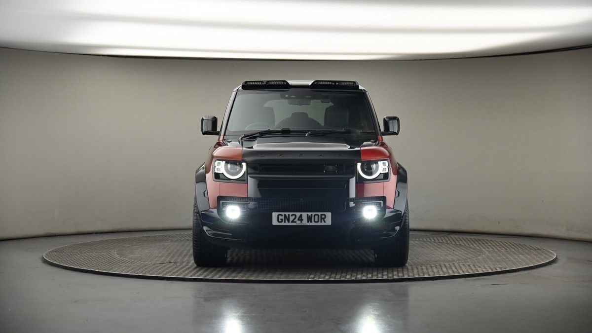 Land Rover Defender 110 Image 18