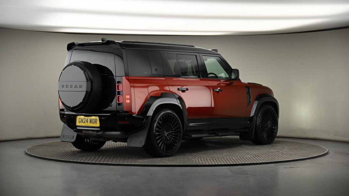 Land Rover Defender 110 Image 7