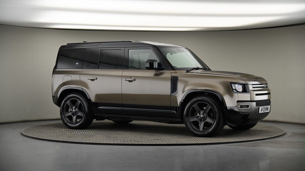 Land Rover Defender 110 Image 6