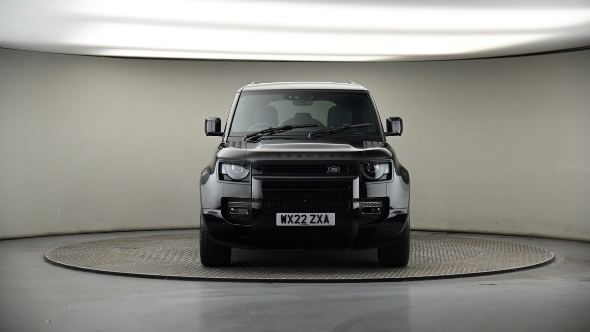 Land Rover Defender 110 Image 18