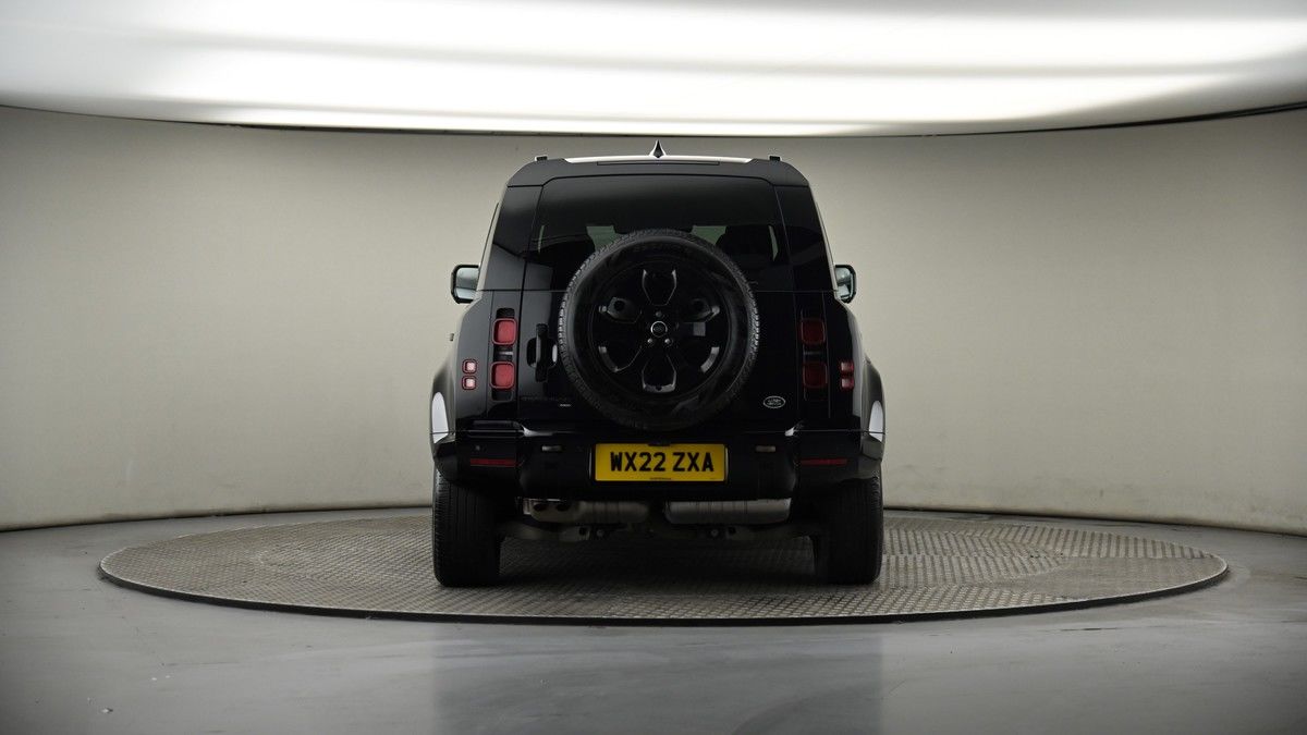 Land Rover Defender 110 Image 17