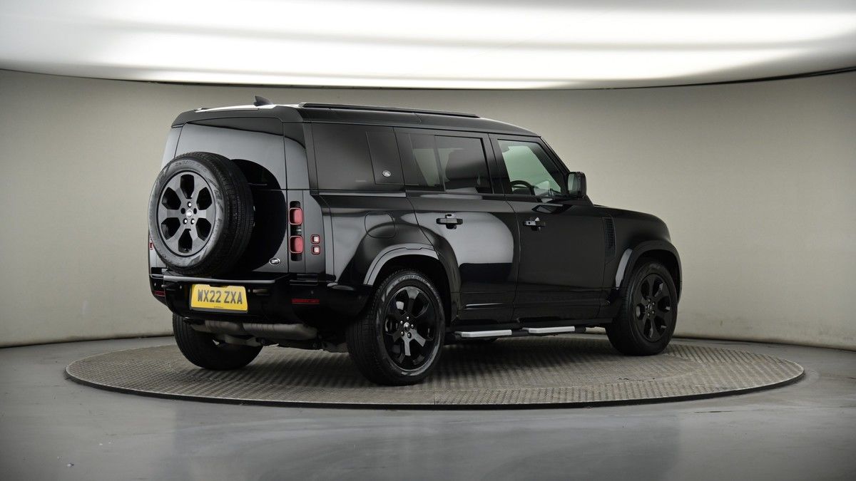 Land Rover Defender 110 Image 7