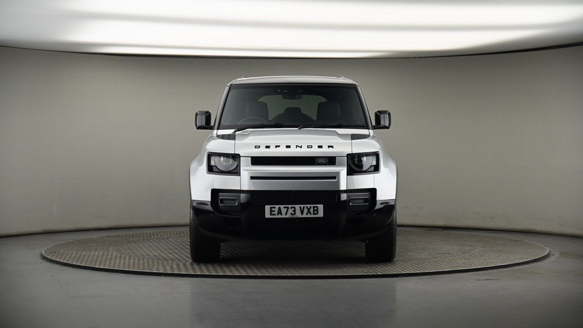 Land Rover Defender 110 Image 18