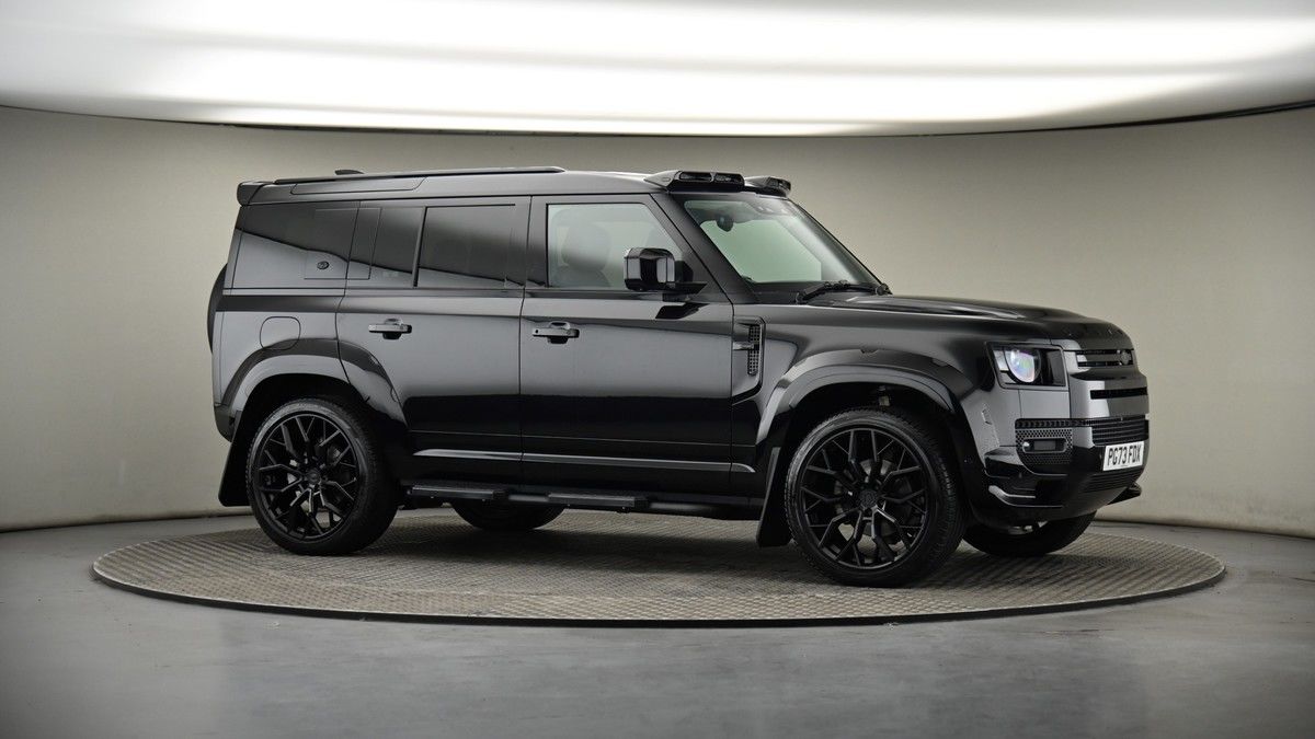 Land Rover Defender 110 Image 6