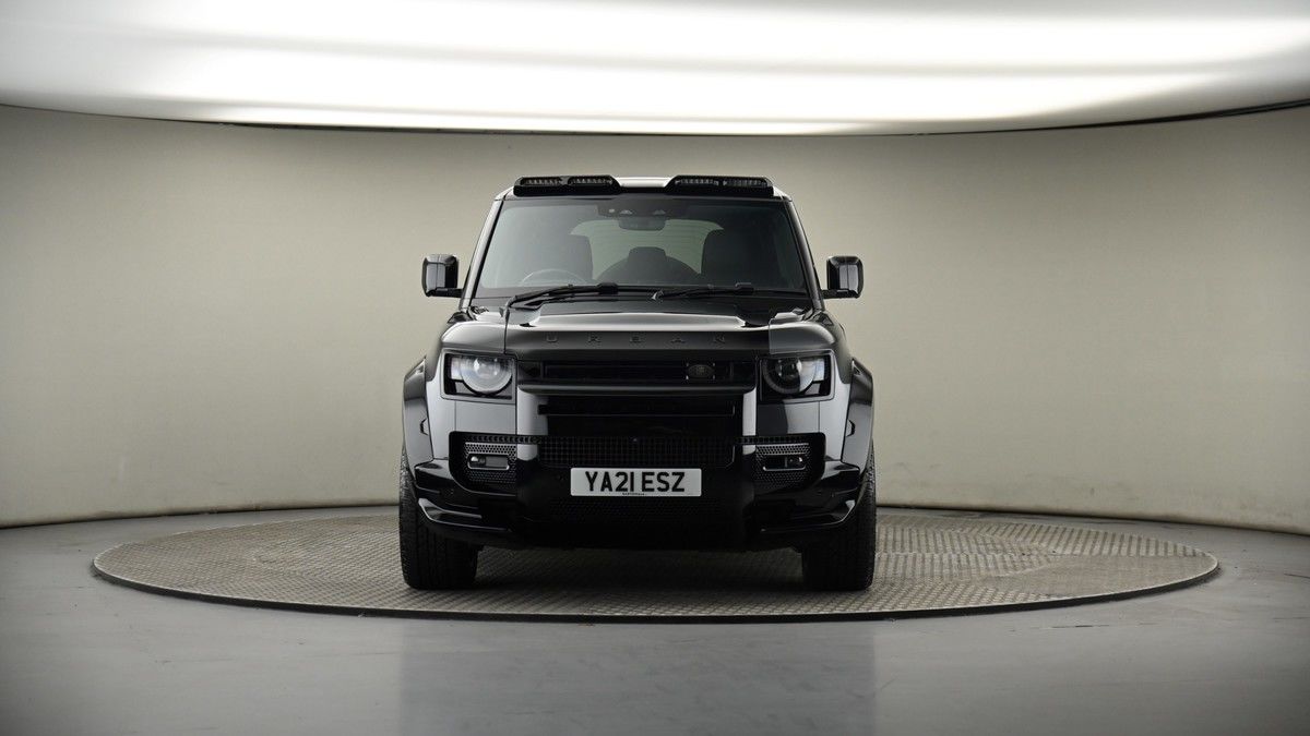 Land Rover Defender 110 Image 18