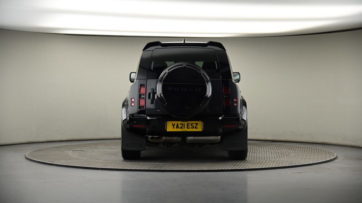 Land Rover Defender 110 Image 17