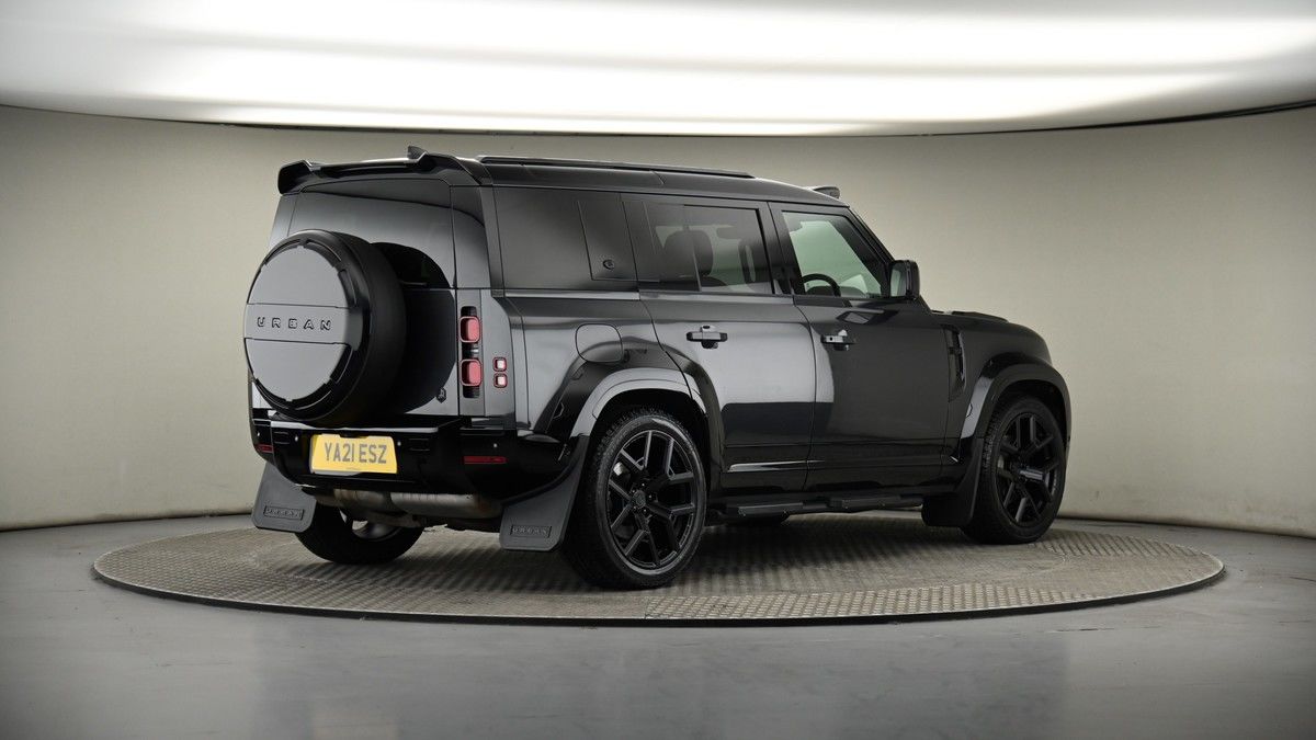 Land Rover Defender 110 Image 7