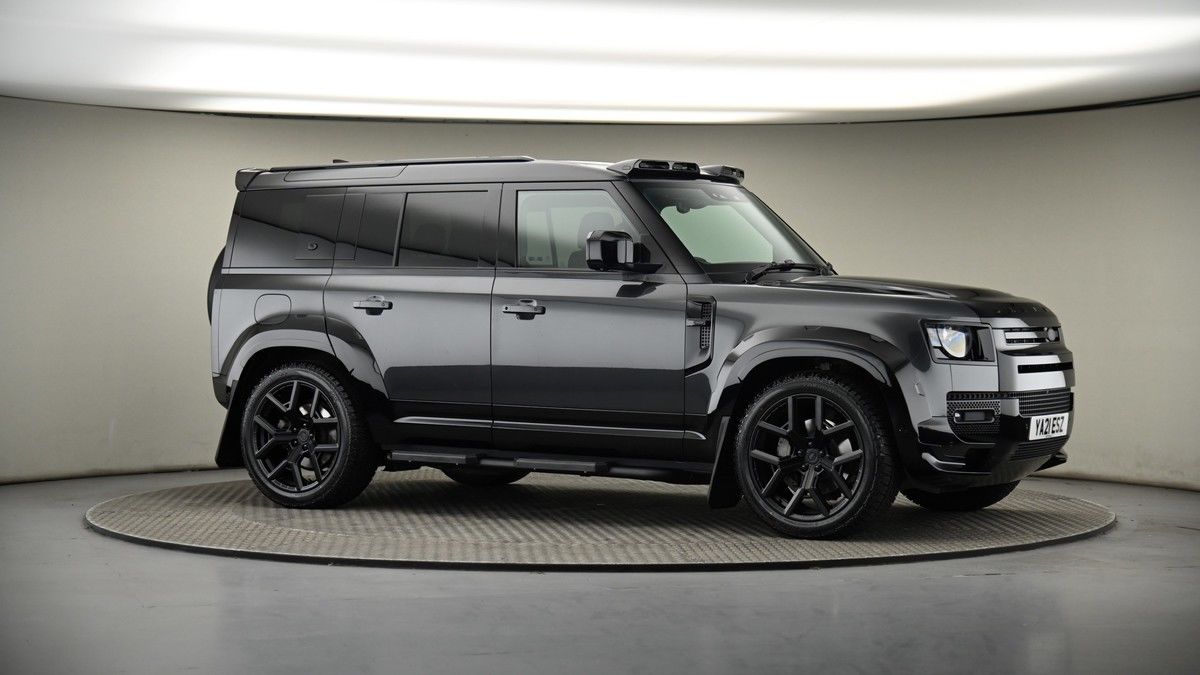 Land Rover Defender 110 Image 6