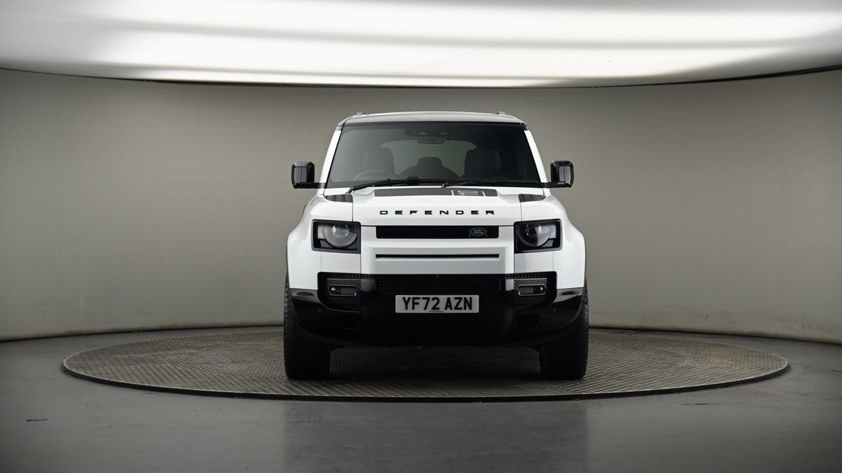 Land Rover Defender 110 Image 18