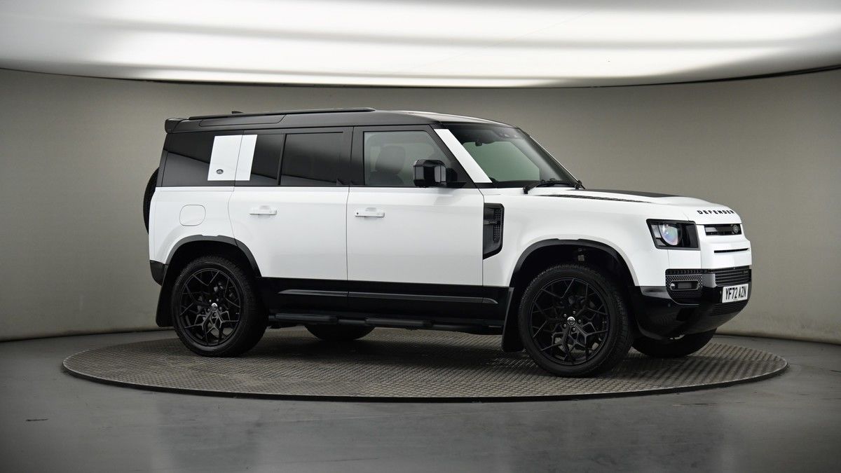 Land Rover Defender 110 Image 6
