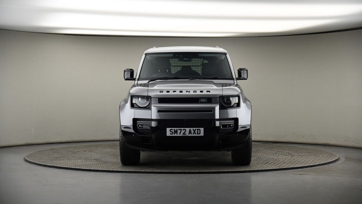 Land Rover Defender 110 Image 18