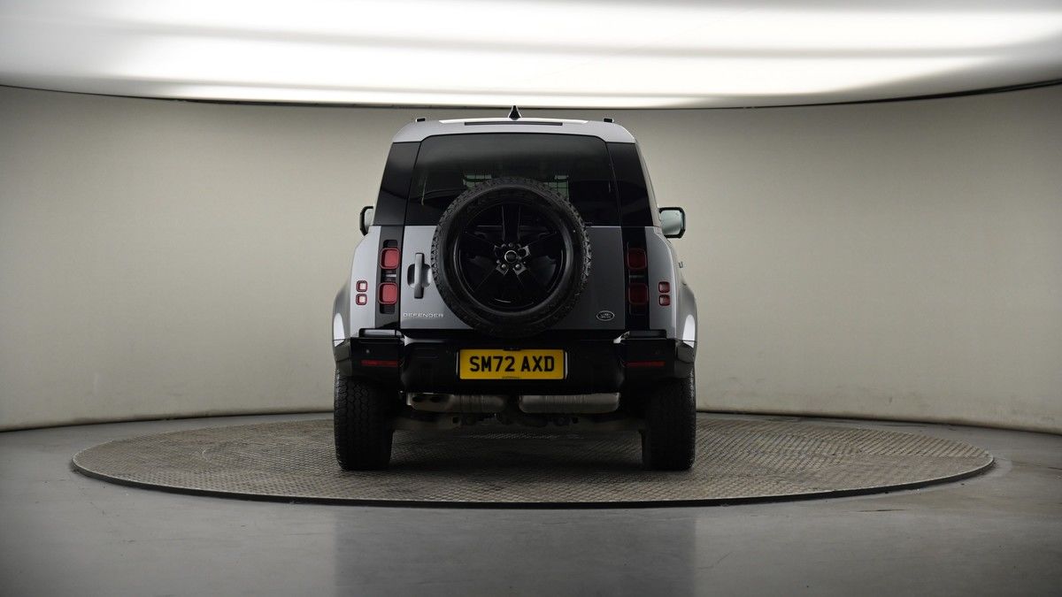 Land Rover Defender 110 Image 17