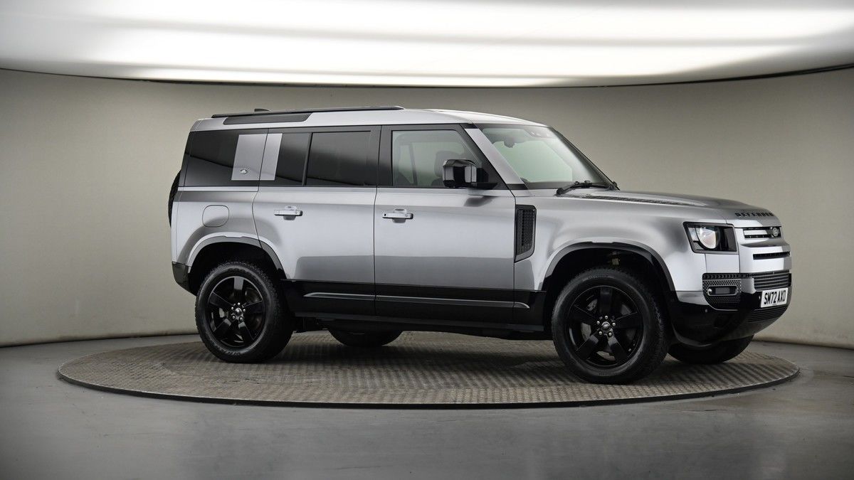 Land Rover Defender 110 Image 6