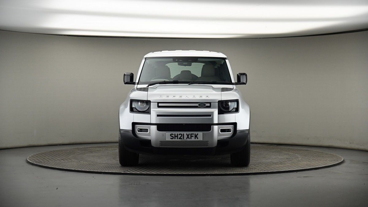 Land Rover Defender 110 Image 18