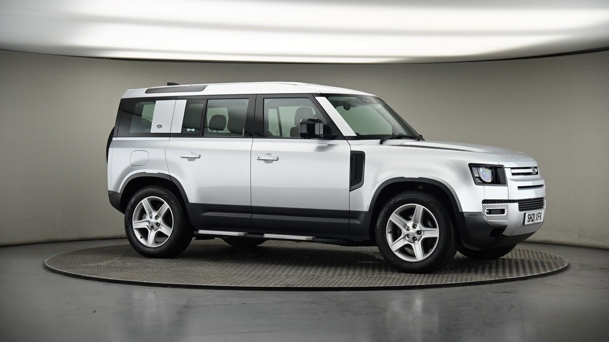 Land Rover Defender 110 Image 6