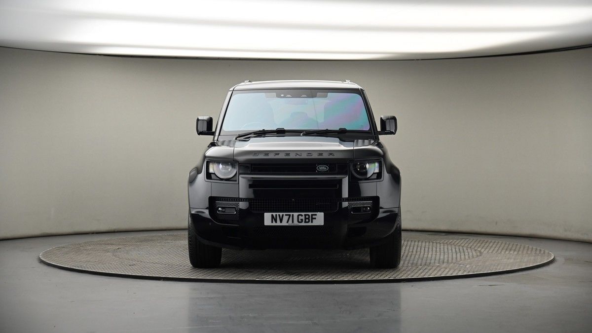 Land Rover Defender 110 Image 18