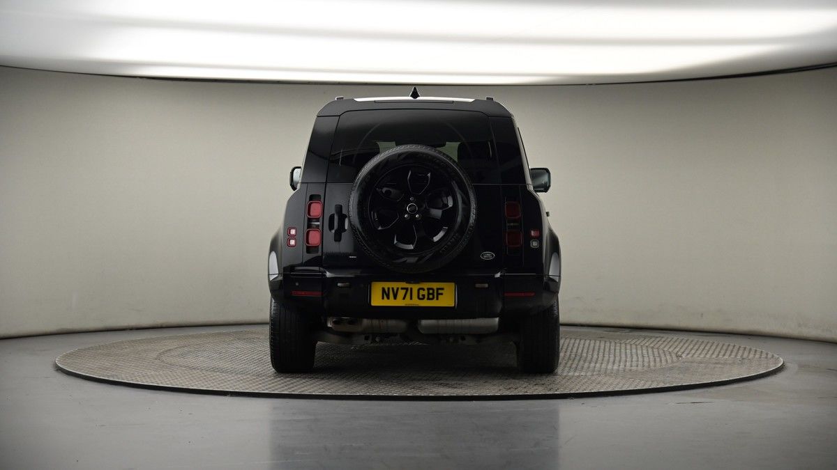 Land Rover Defender 110 Image 17