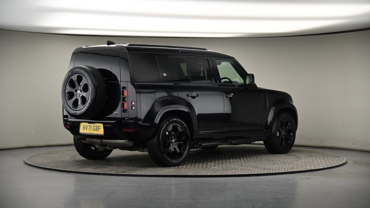 Land Rover Defender 110 Image 7