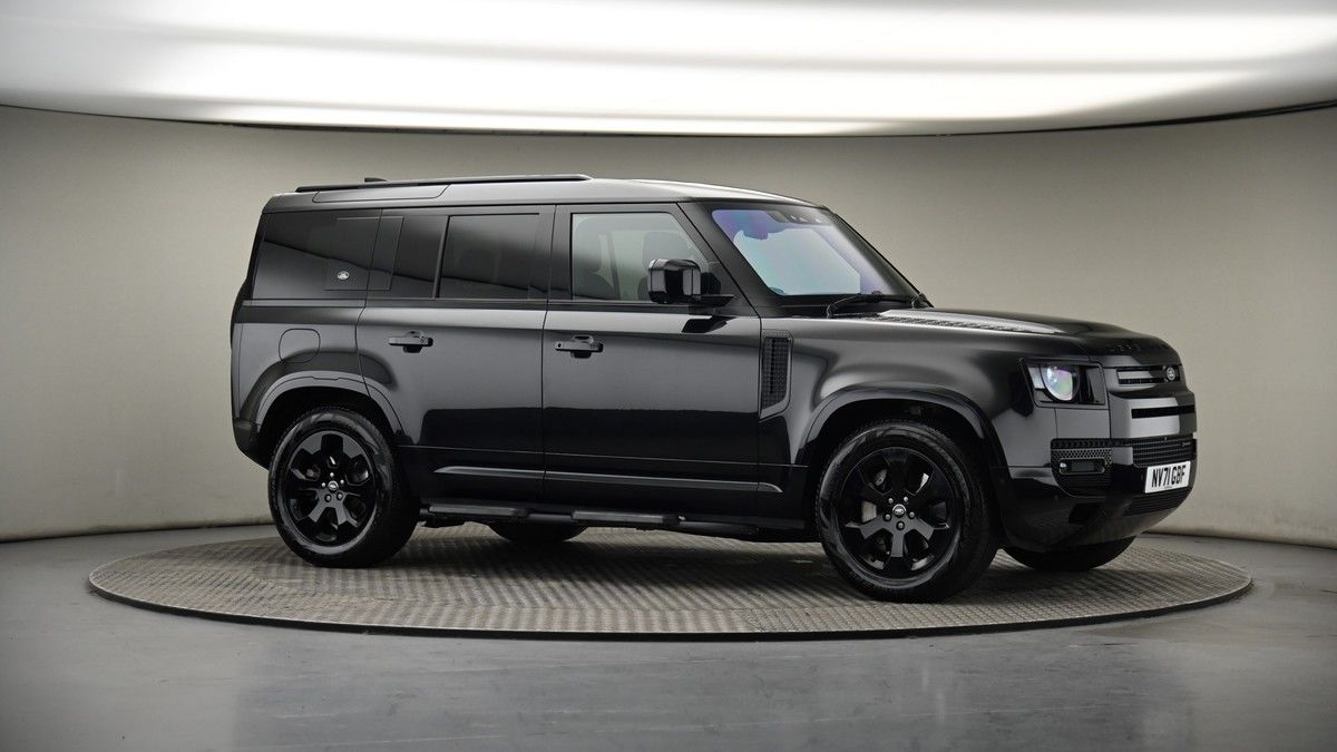 Land Rover Defender 110 Image 6
