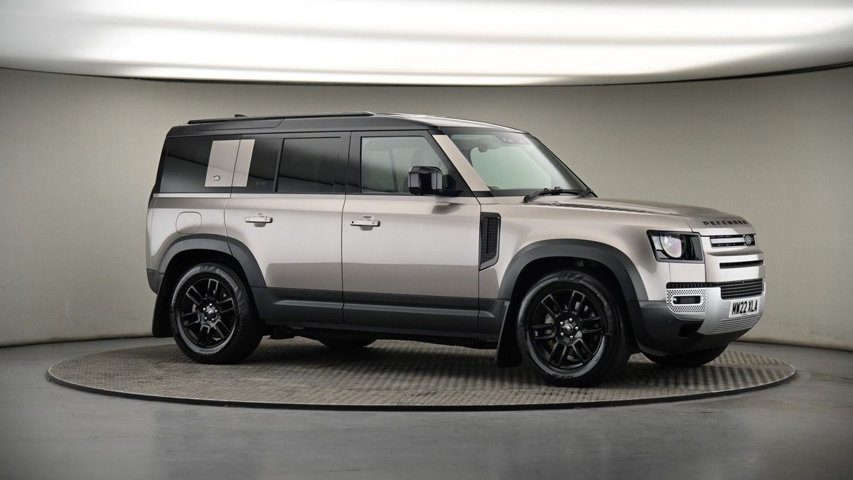 Land Rover Defender 110 Image 6