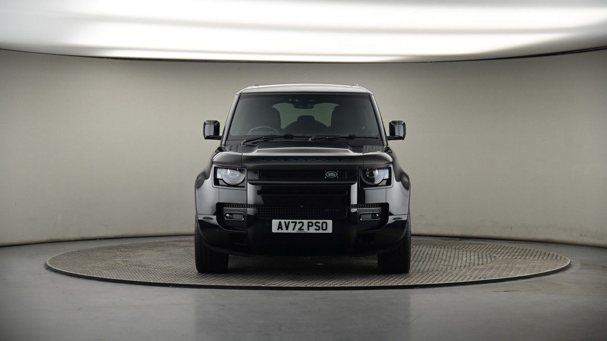 Land Rover Defender 110 Image 18