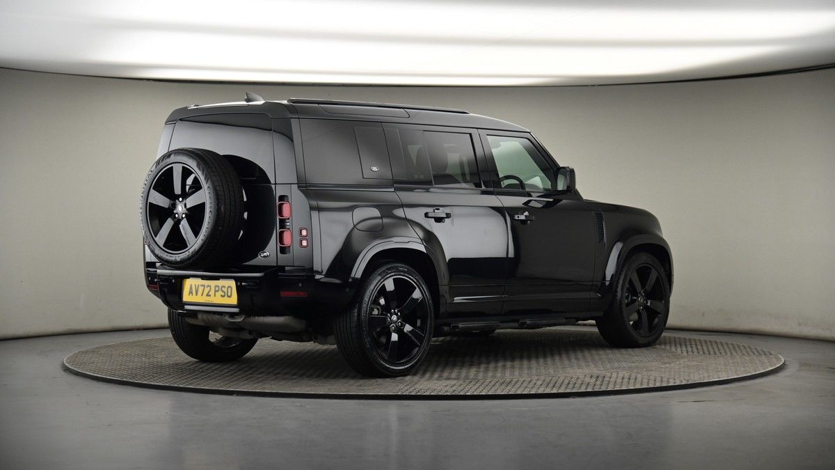 Land Rover Defender 110 Image 7
