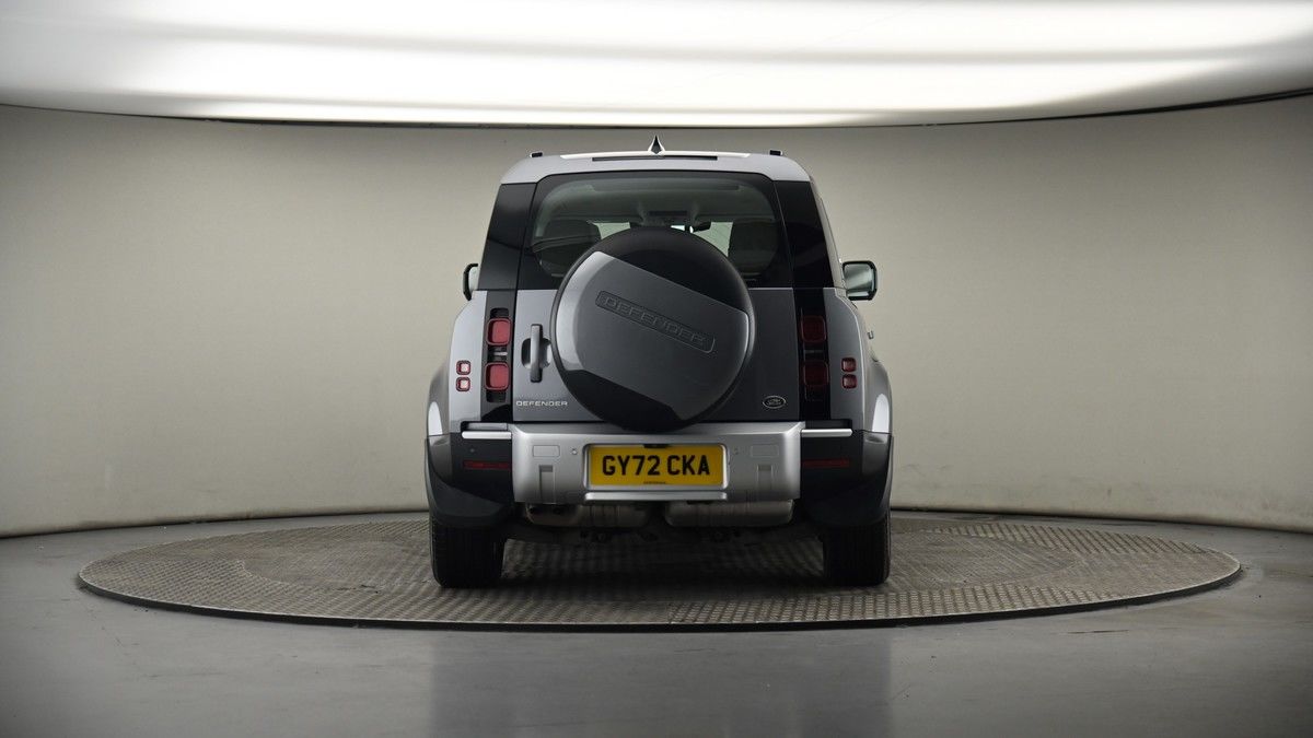 Land Rover Defender 110 Image 17