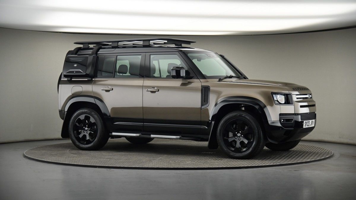 Land Rover Defender 110 Image 6
