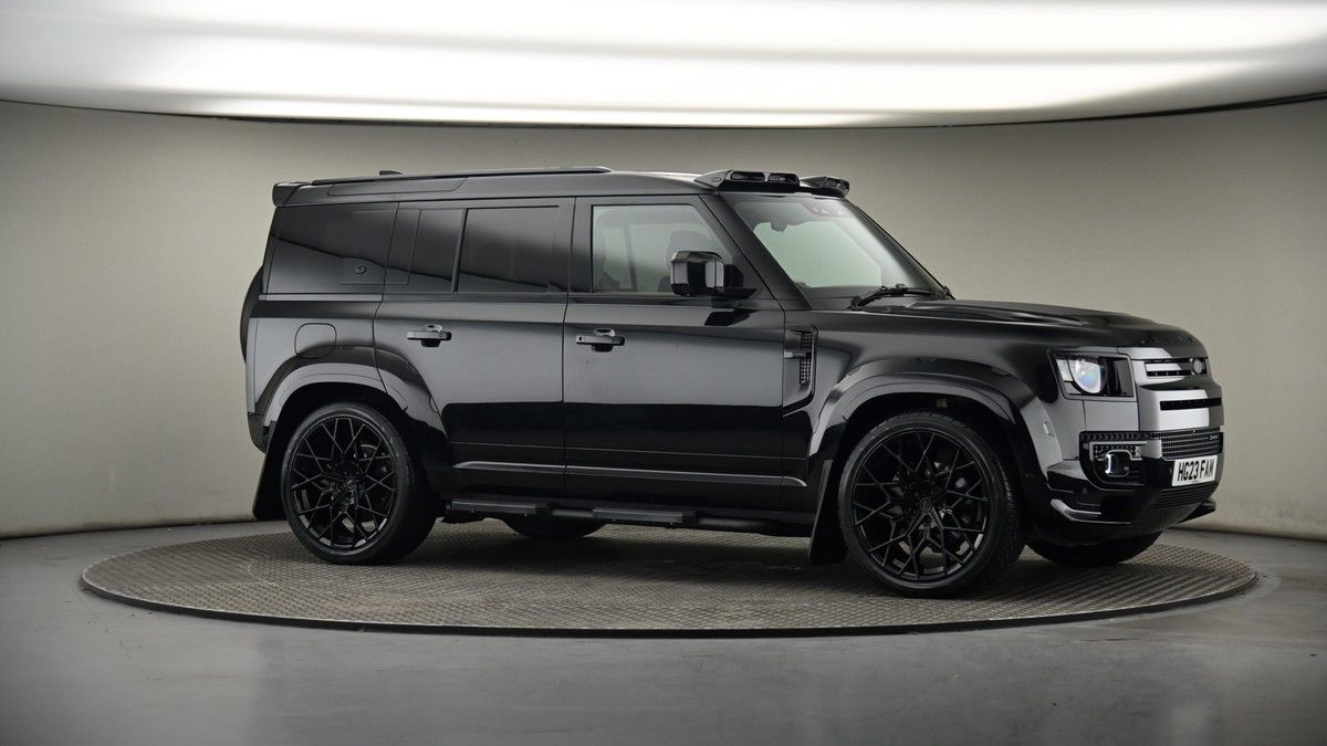 Land Rover Defender 110 Image 6