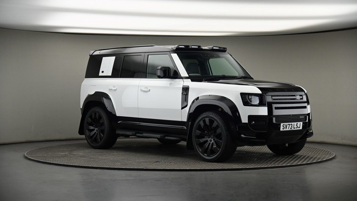 More views of Land Rover Defender 110