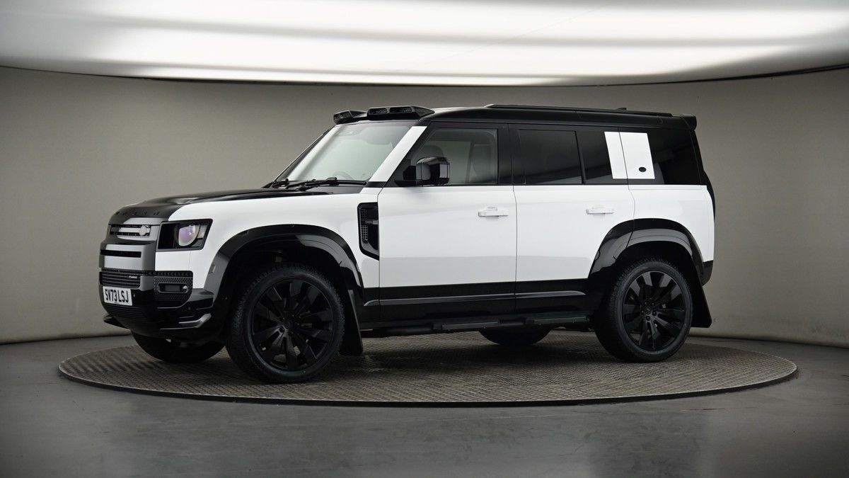More views of Land Rover Defender 110