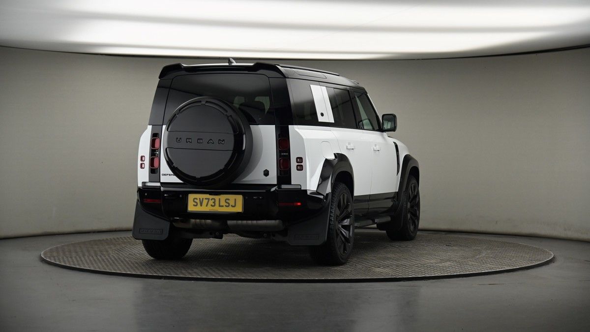 More views of Land Rover Defender 110