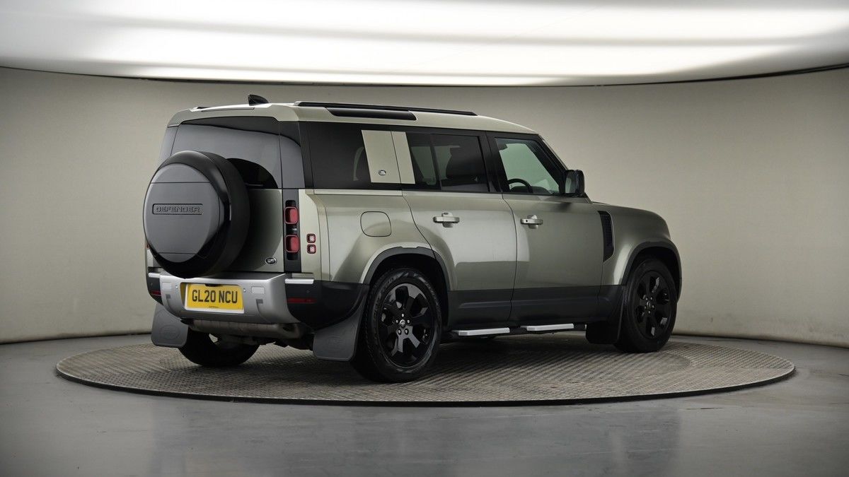 Land Rover Defender 110 Image 7
