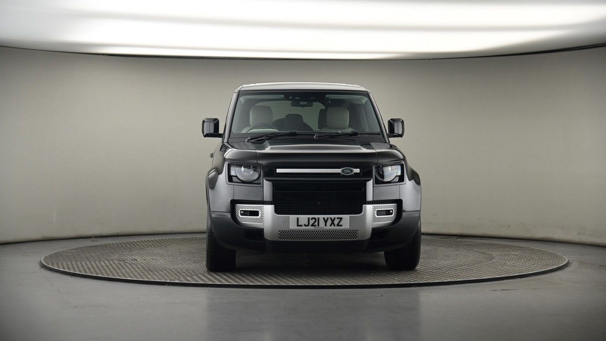 Land Rover Defender 110 Image 18