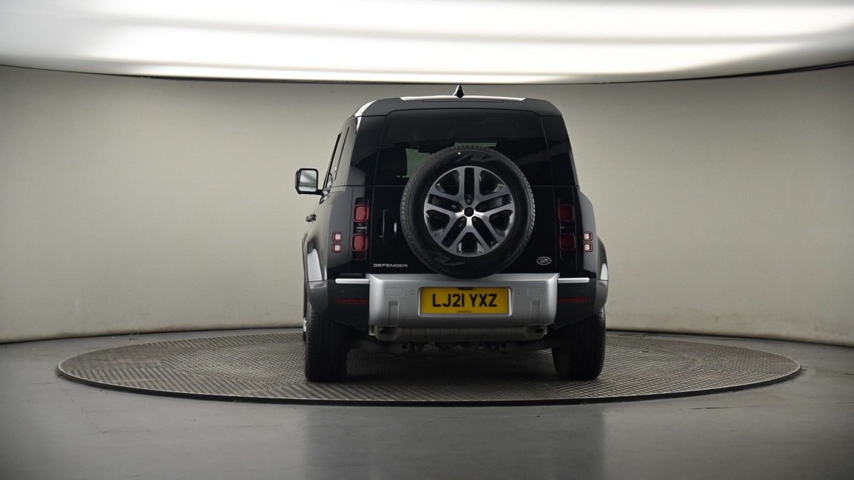 Land Rover Defender 110 Image 17
