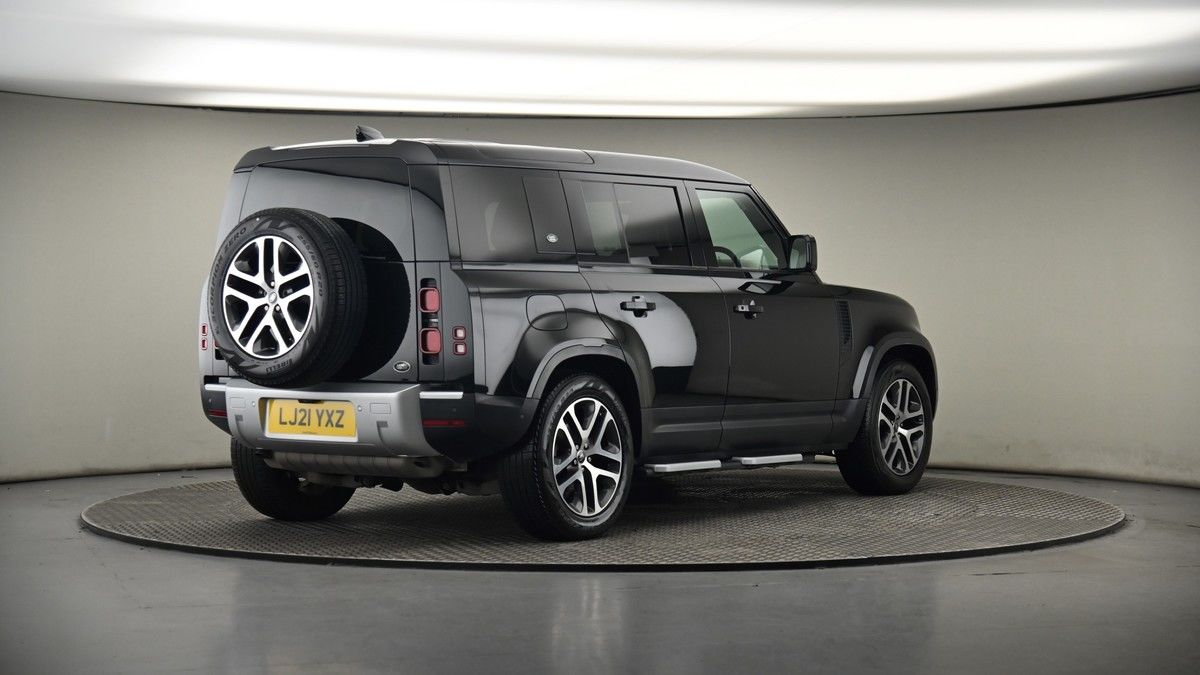 Land Rover Defender 110 Image 7