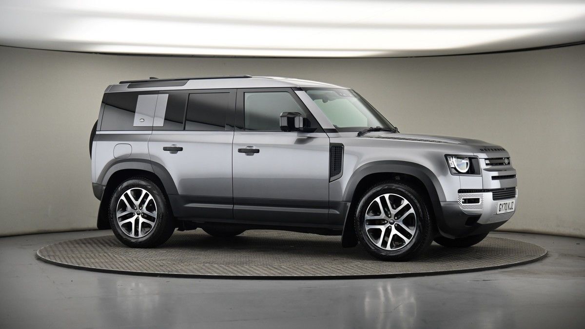 Land Rover Defender 110 Image 5