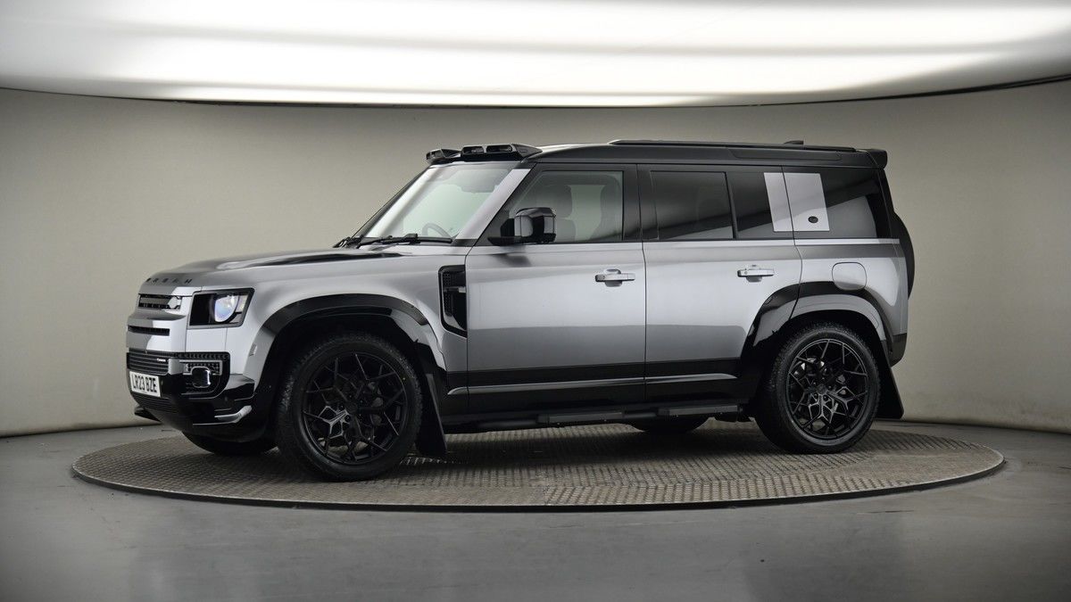 More views of Land Rover Defender 110