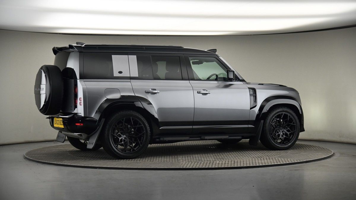 More views of Land Rover Defender 110