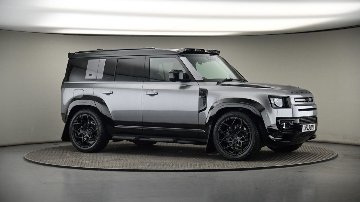 Land Rover Defender 110 Image 6
