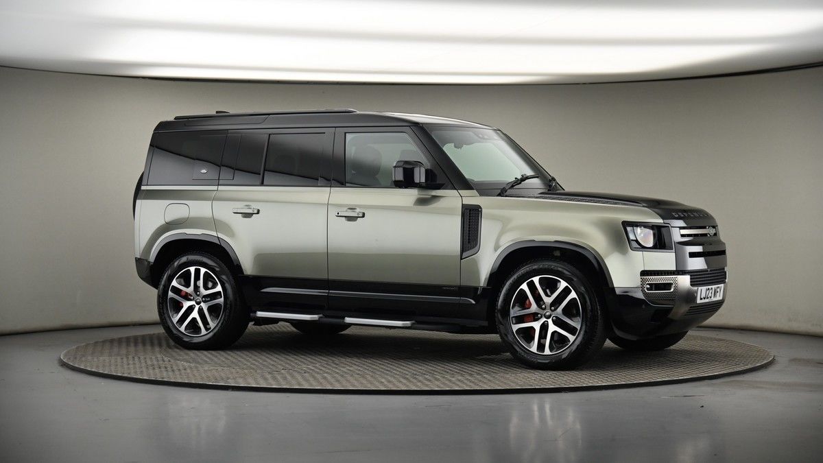 Land Rover Defender 110 Image 6