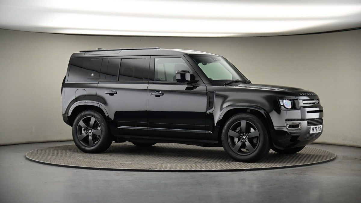Land Rover Defender 110 Image 6