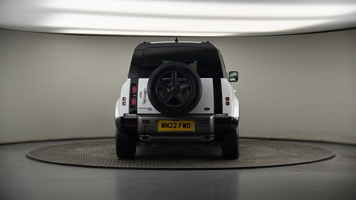 Land Rover Defender 110 Image 17