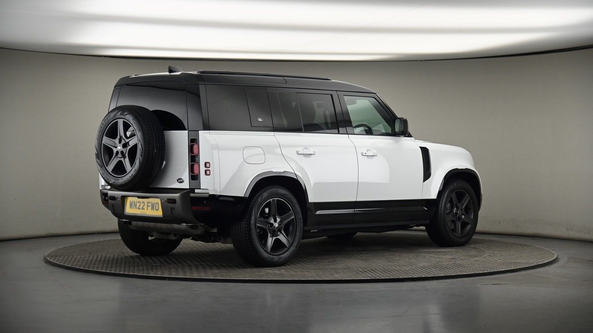 Land Rover Defender 110 Image 7