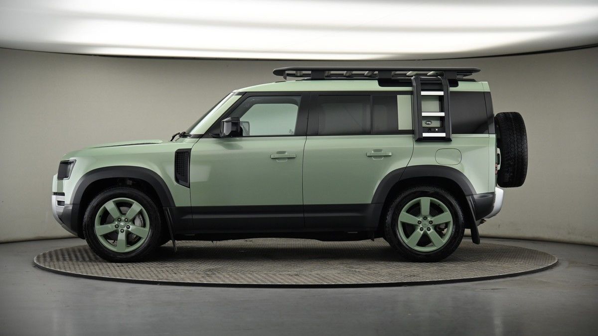 Land Rover Defender 110 Urban Image 19