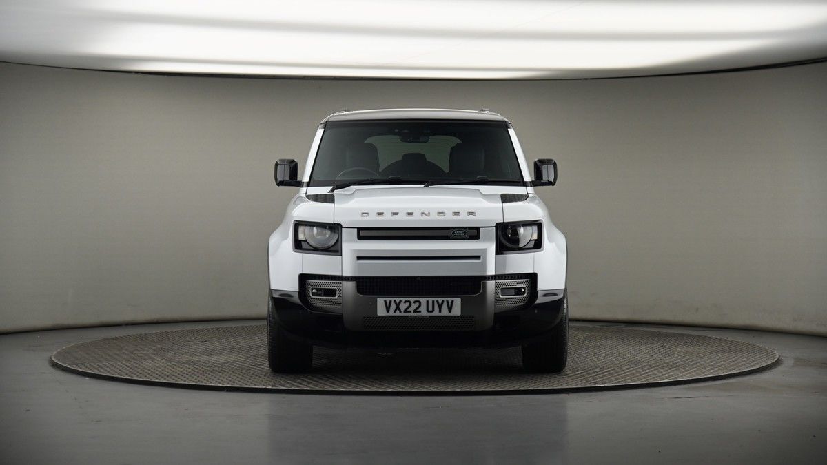 Land Rover Defender 110 Image 18