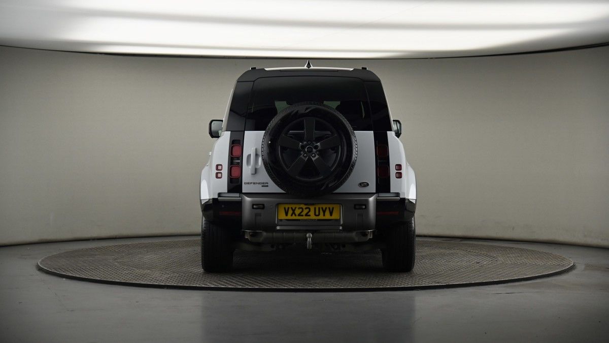 Land Rover Defender 110 Image 17