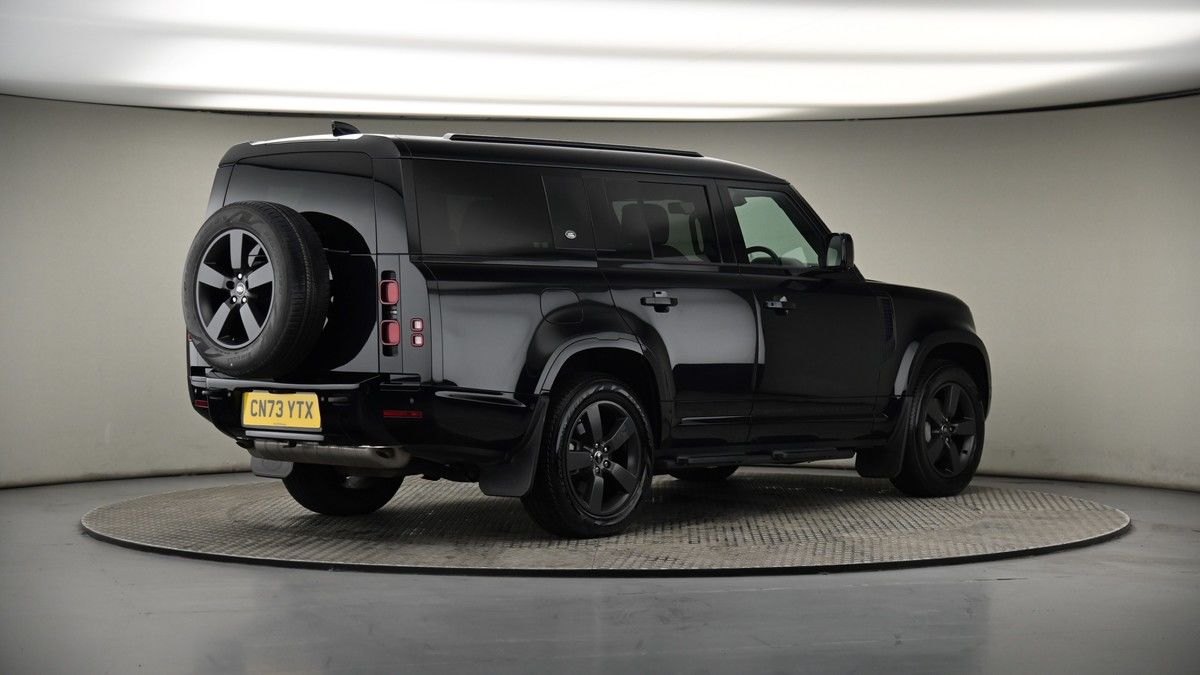 Land Rover Defender 130 Urban Image 5